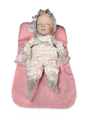 NIB Ashton-Drake Yolanda's Lullaby Babies "Lullaby And Good Night" Complete Set